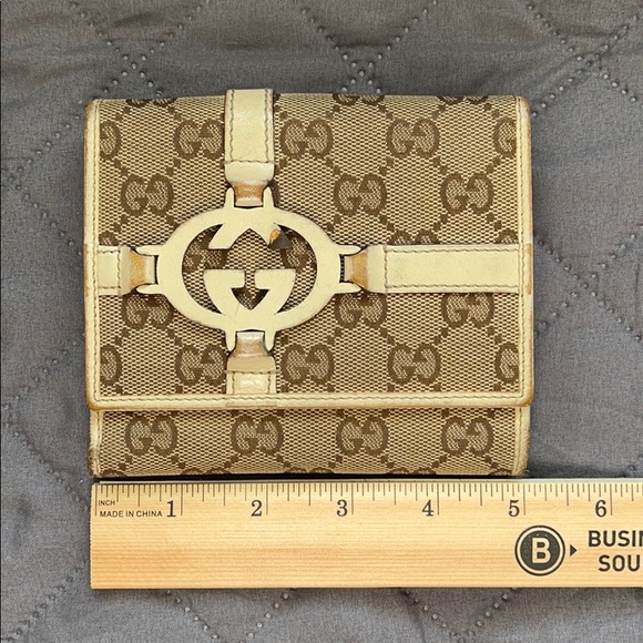 Gucci Handbags - Gucci wallet